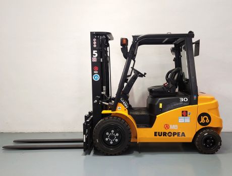 Carretilla Elevadora Electrica 4 ruedas MB FORKLIFT EFL303S